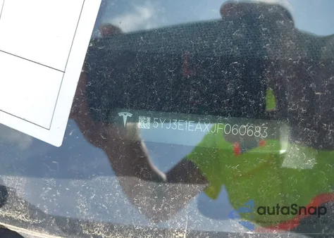 2018 Tesla Model 3 z USA, uszkodzony, nr VIN 5YJ3E1EAXJF060683